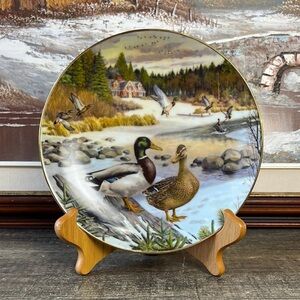 KNOWLES 1986 “THE MALLARD” DECORATIVE PLATE